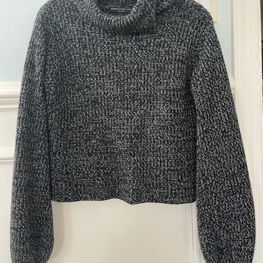 Generation love black/white stitching wide turtleneck sweater. Size small.